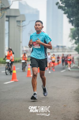 Race photo from ONE RUN 10 K