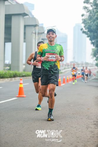 Race photo from ONE RUN 10 K