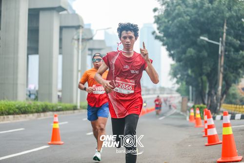 Race photo from ONE RUN 10 K