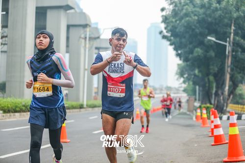 Race photo from ONE RUN 10 K