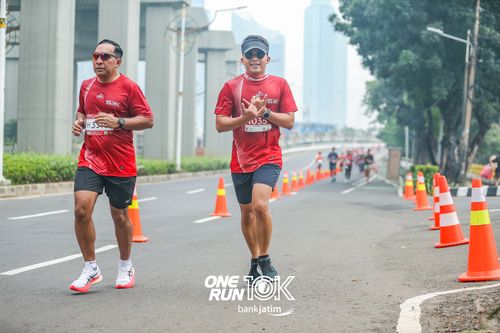 Race photo from ONE RUN 10 K