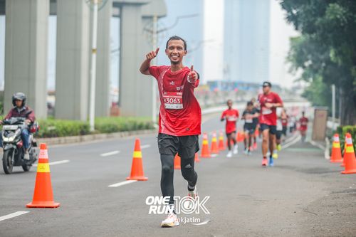 Race photo from ONE RUN 10 K