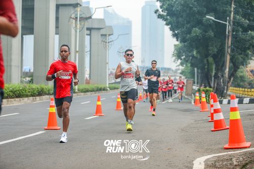 Race photo from ONE RUN 10 K