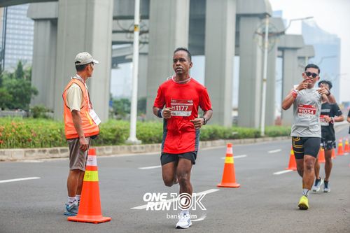 Race photo from ONE RUN 10 K