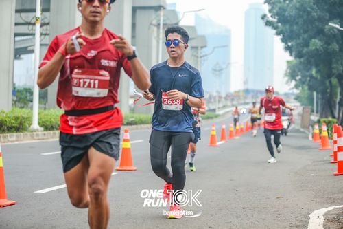 Race photo from ONE RUN 10 K