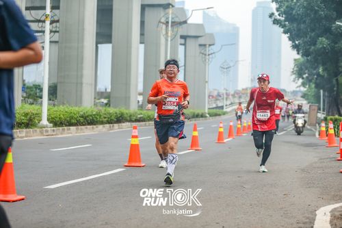Race photo from ONE RUN 10 K