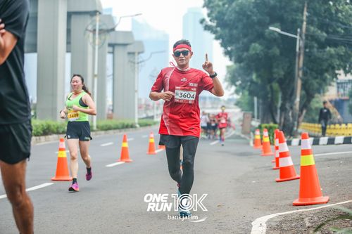 Race photo from ONE RUN 10 K