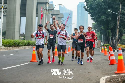 Race photo from ONE RUN 10 K