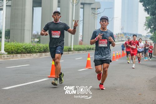 Race photo from ONE RUN 10 K