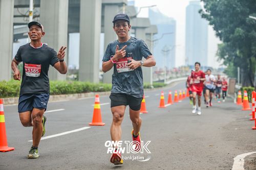 Race photo from ONE RUN 10 K