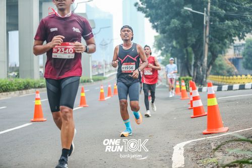 Race photo from ONE RUN 10 K