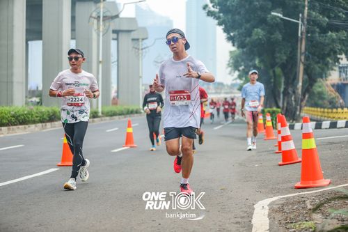Race photo from ONE RUN 10 K