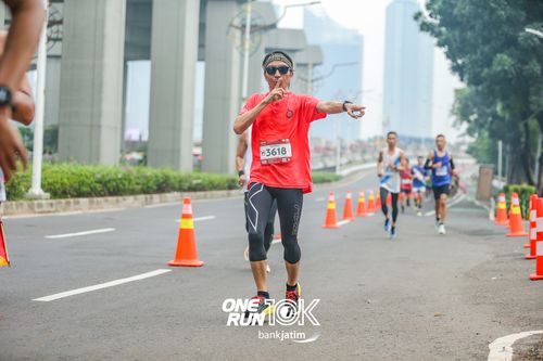 Race photo from ONE RUN 10 K
