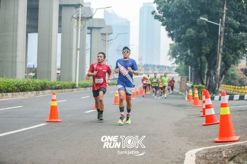 Race photo from ONE RUN 10 K
