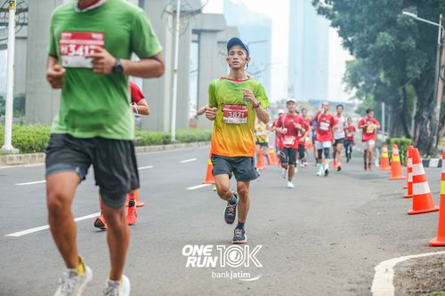 Race photo from ONE RUN 10 K
