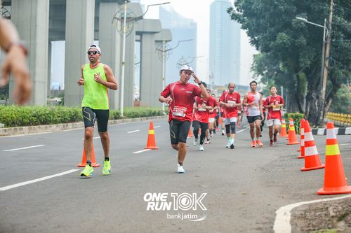 Race photo from ONE RUN 10 K