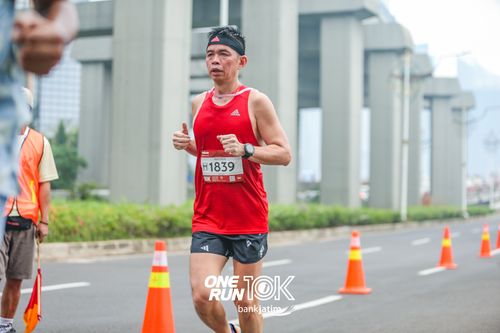 Race photo from ONE RUN 10 K