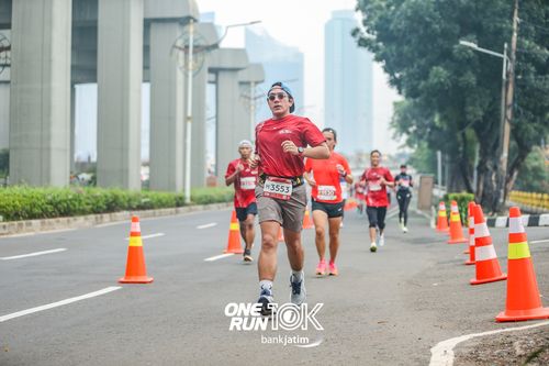 Race photo from ONE RUN 10 K
