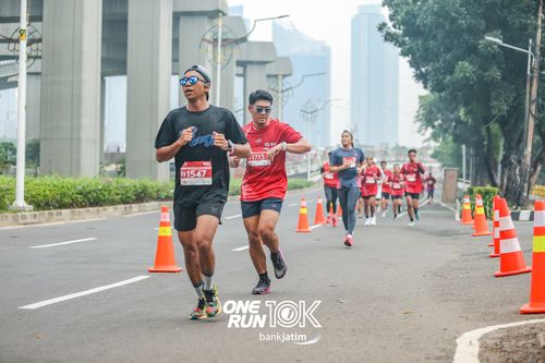 Race photo from ONE RUN 10 K