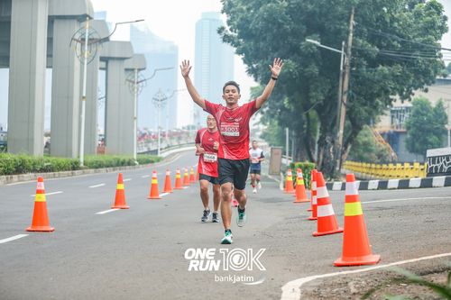 Race photo from ONE RUN 10 K