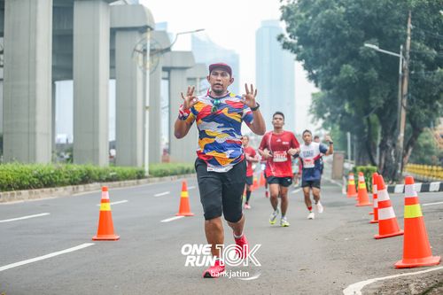 Race photo from ONE RUN 10 K