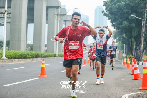 Race photo from ONE RUN 10 K