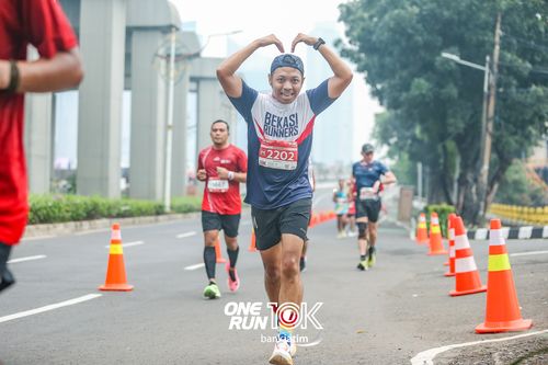 Race photo from ONE RUN 10 K