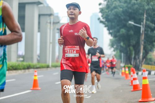 Race photo from ONE RUN 10 K