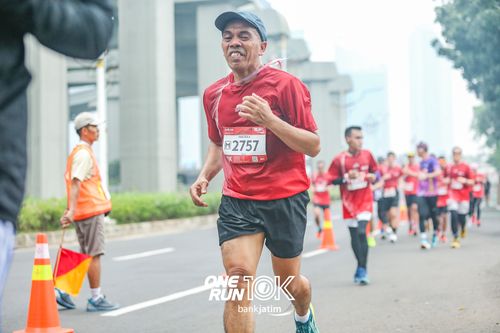 Race photo from ONE RUN 10 K