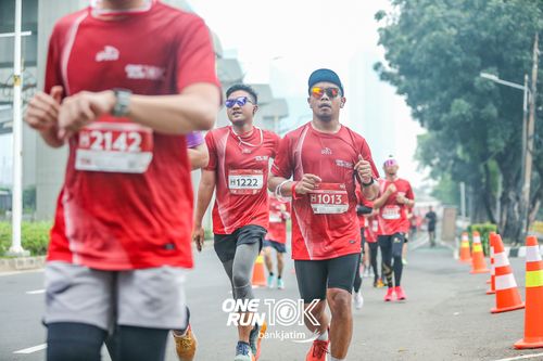 Race photo from ONE RUN 10 K