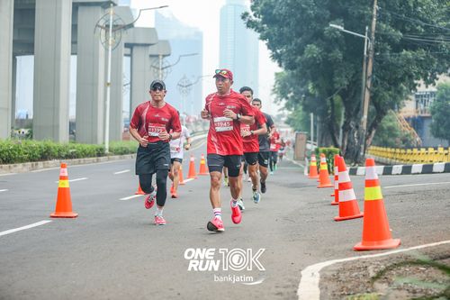 Race photo from ONE RUN 10 K