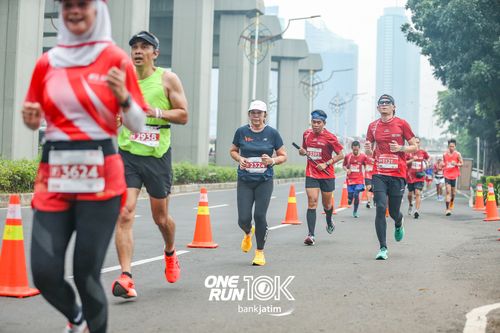 Race photo from ONE RUN 10 K