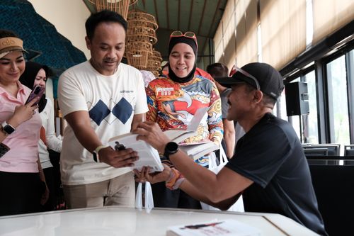 Race photo from Soft Launching Buku "Enggak Lari, Enggak Keren" & IdeaRun