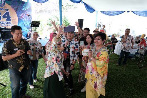 Race photo from Class of 84, 40 Years Togetherness