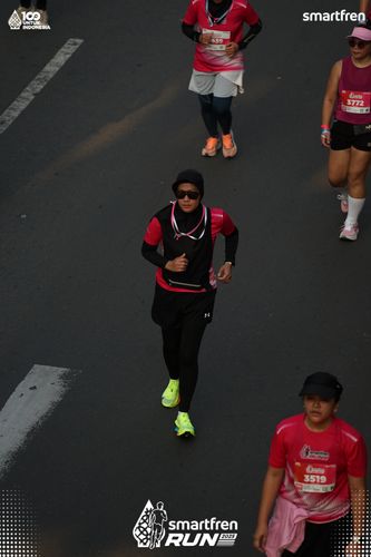 Race photo from Smartfren Run 2025 