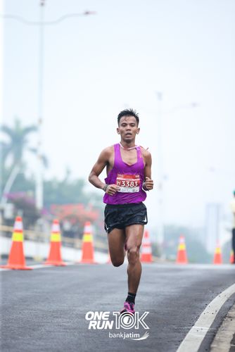 Race photo from ONE RUN 10 K