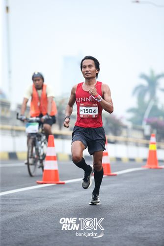 Race photo from ONE RUN 10 K