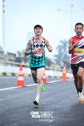 Race photo from ONE RUN 10 K