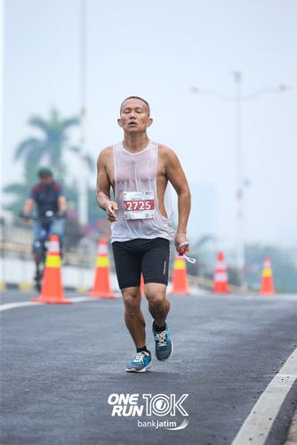 Race photo from ONE RUN 10 K