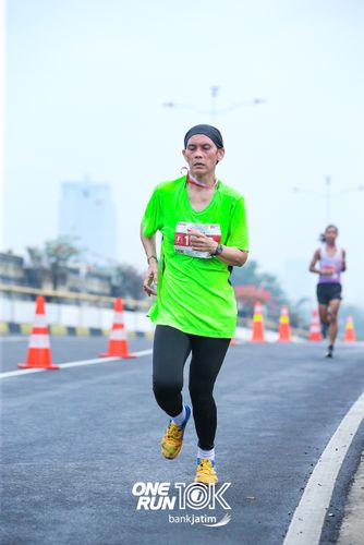 Race photo from ONE RUN 10 K