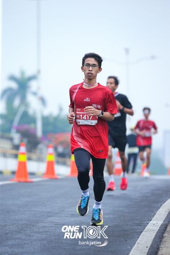 Race photo from ONE RUN 10 K