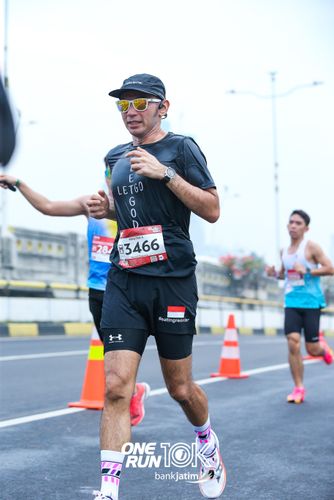 Race photo from ONE RUN 10 K