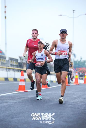Race photo from ONE RUN 10 K