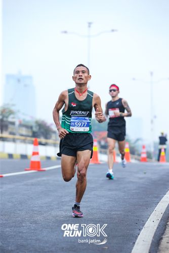 Race photo from ONE RUN 10 K