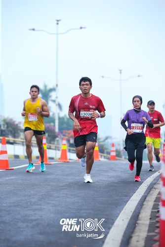 Race photo from ONE RUN 10 K