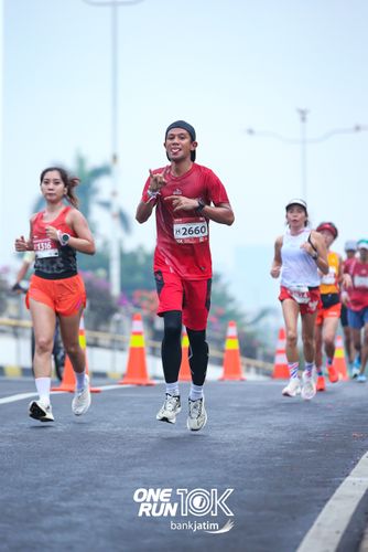 Race photo from ONE RUN 10 K