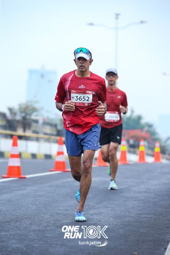 Race photo from ONE RUN 10 K
