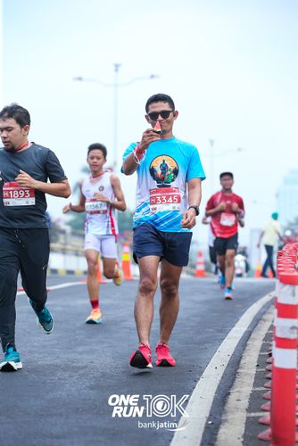 Race photo from ONE RUN 10 K