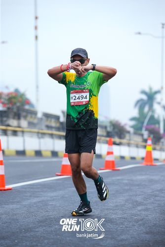 Race photo from ONE RUN 10 K