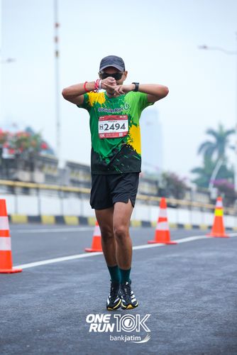 Race photo from ONE RUN 10 K